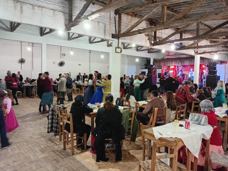 CTG Pingo Amigo realizou um grande jantar baile.