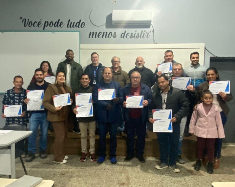 Entrega de Certificados marca a conclusão dos cursos de Pedreiro de Alvenaria e Instalações Hidráulicas