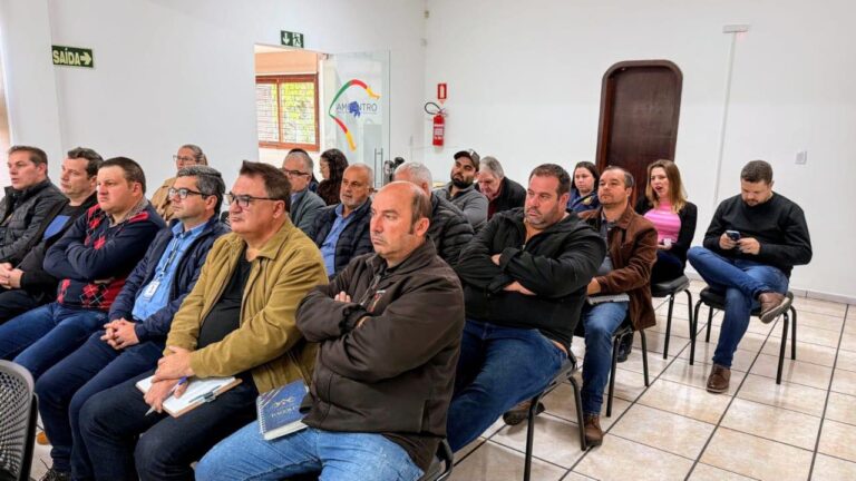 Reunião da AMCENTRO reúne Secretários Municipais de Agricultura em Santa Maria
