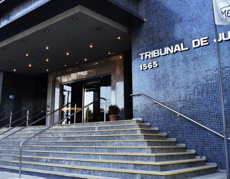 Três adolescentes que estavam internados em regime de semiliberdade em Santa Maria por ato infracional análogo a estupro de vulnerável foram soltos.