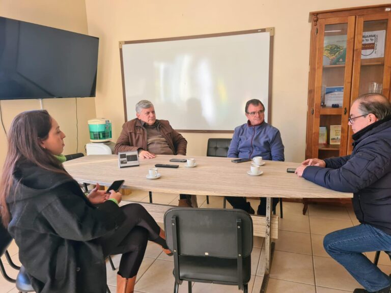 Prefeitura alinha melhorias na coleta de lixo com empresa responsável pelo serviço