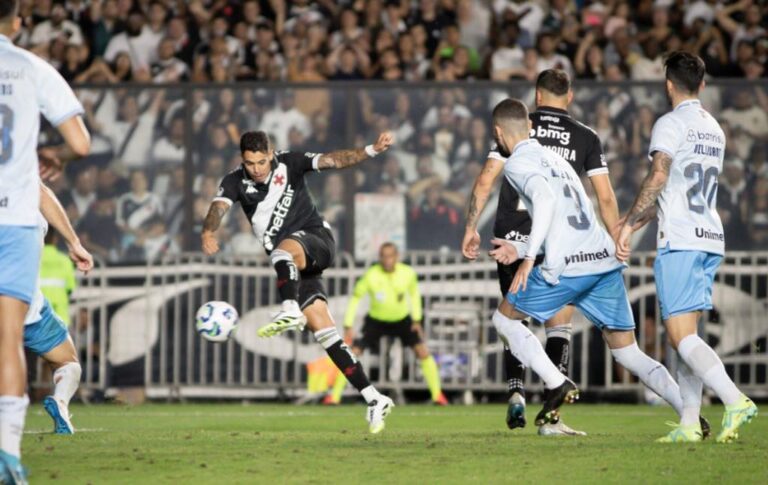 GRÊMIO EMPATA COM VASCO EM JOGO RUIM PELO BRASILEIRÃO