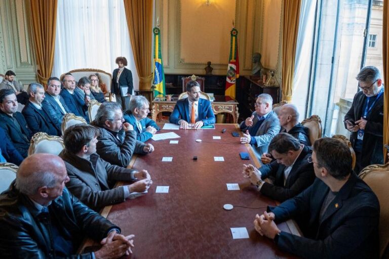 Eduardo Leite assegura crédito de R$ 100 milhões para exportadores gaúchos atingidos por tarifas anunciadas pelos EUA