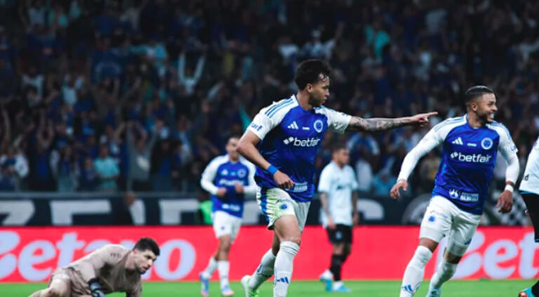 GRÊMIO DE MANO MENEZES É GOLEADO NO MINEIRÃO.