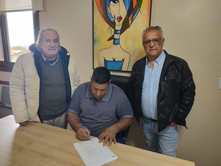 Valdomiro Coelho troca o PDT pelo MDB.