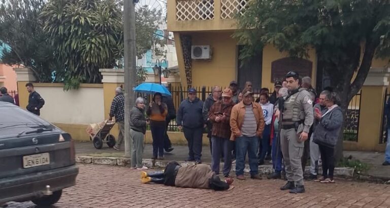 Homem armado com faca ameaça comerciante e é baleado pela Brigada Militar em São Sepé.