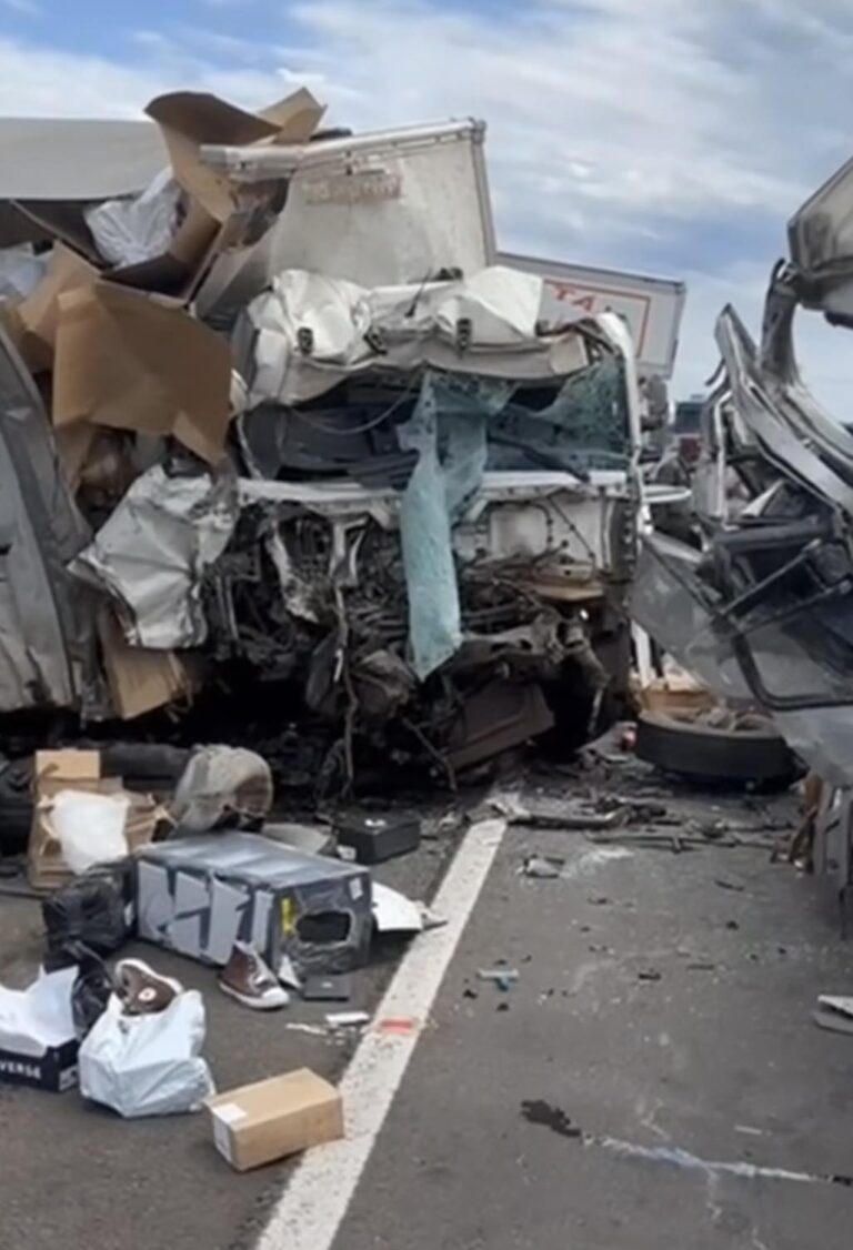 Grave acidente na BR-290 em Uruguaiana envolve três caminhões e um carro