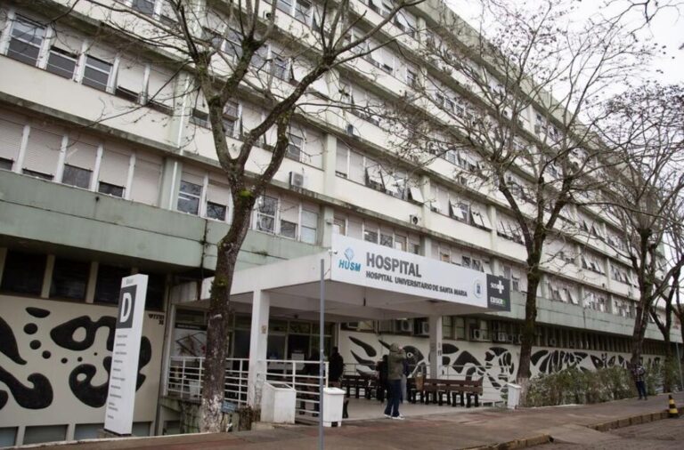 Polícia apura morte de paciente após possível transfusão de sangue errado no HUSM.