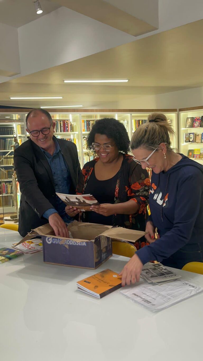 Biblioteca Clara Gazen recebe 95 novos livros e amplia acervo literário disponível à comunidade
