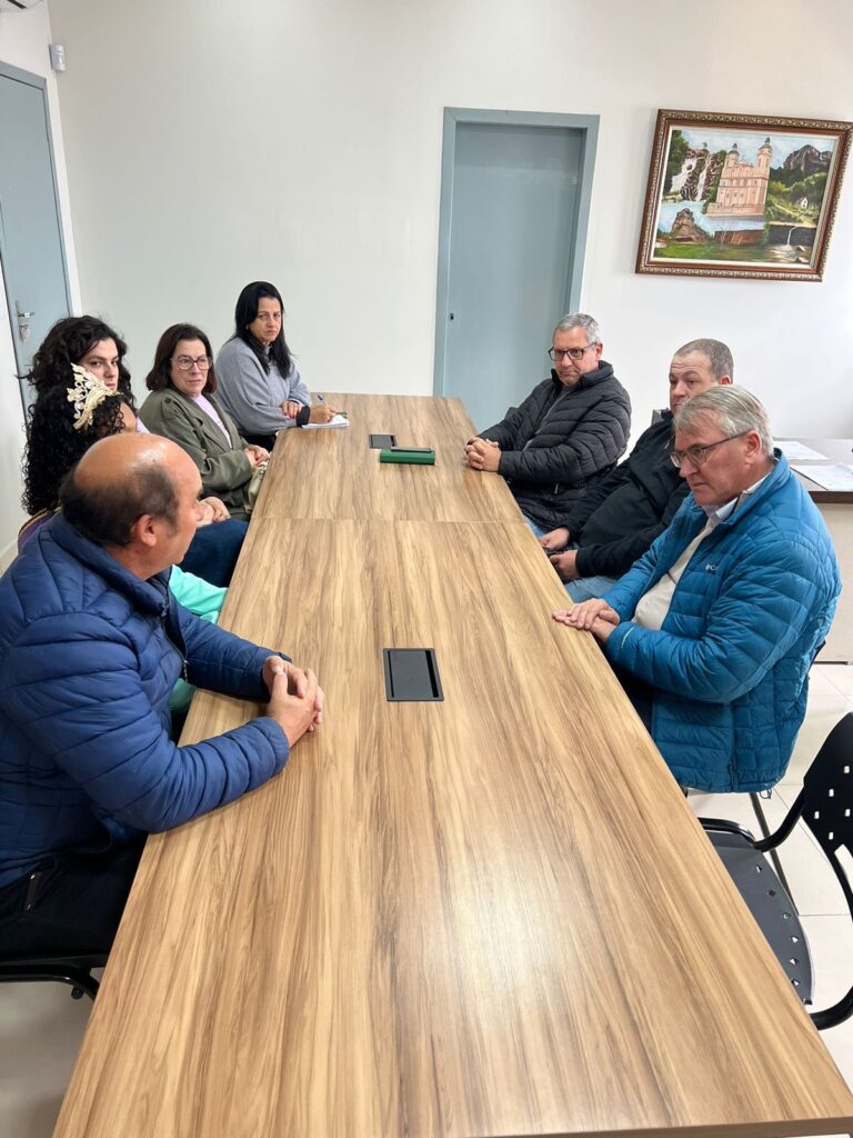 Comissão da Festa da Uva Regional 2026 realiza visitas em Caçapava do Sul e Vila Nova do Sul.