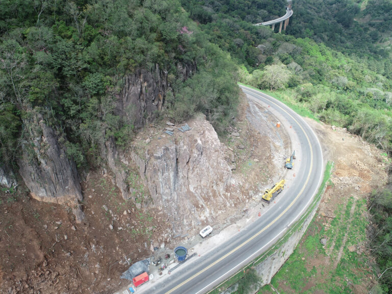 Obras na BR-158/RS entre Santa Maria e Itaara durante o feriado e o final de semana