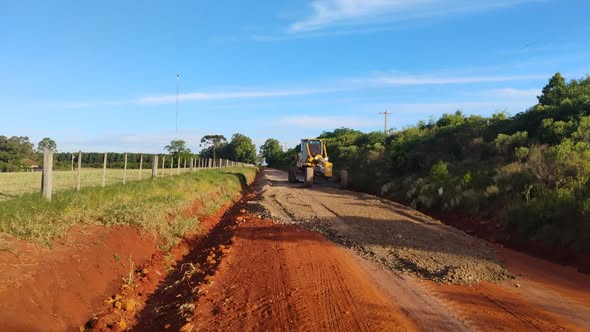Obras avançam na região do Tupanci com melhorias nas estradas e na iluminação pública