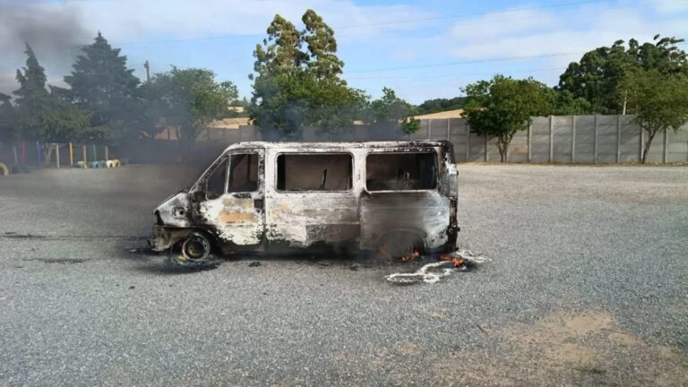 PREFEITURA DE VILA NOVA DO SUL EMITE NOTA SOBRE VEÍCULO ESCOLAR QUE INCENDIOU