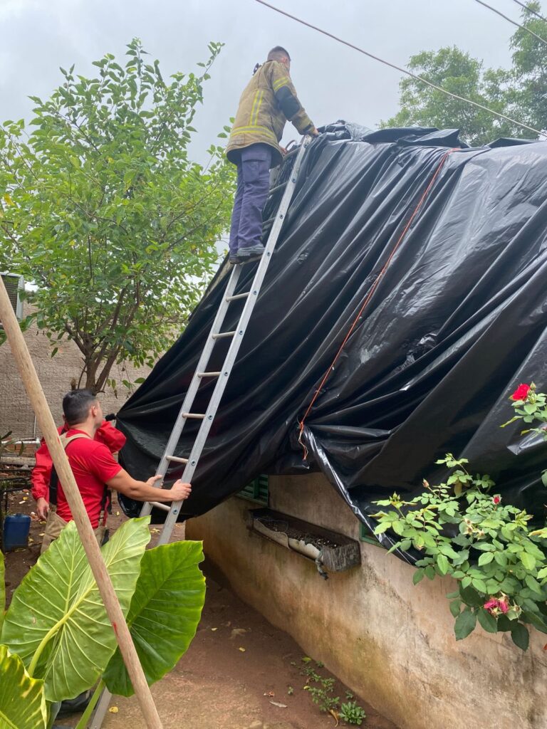 Defesa Civil Local realiza atendimento emergencial e informa sobre interdição de ponte