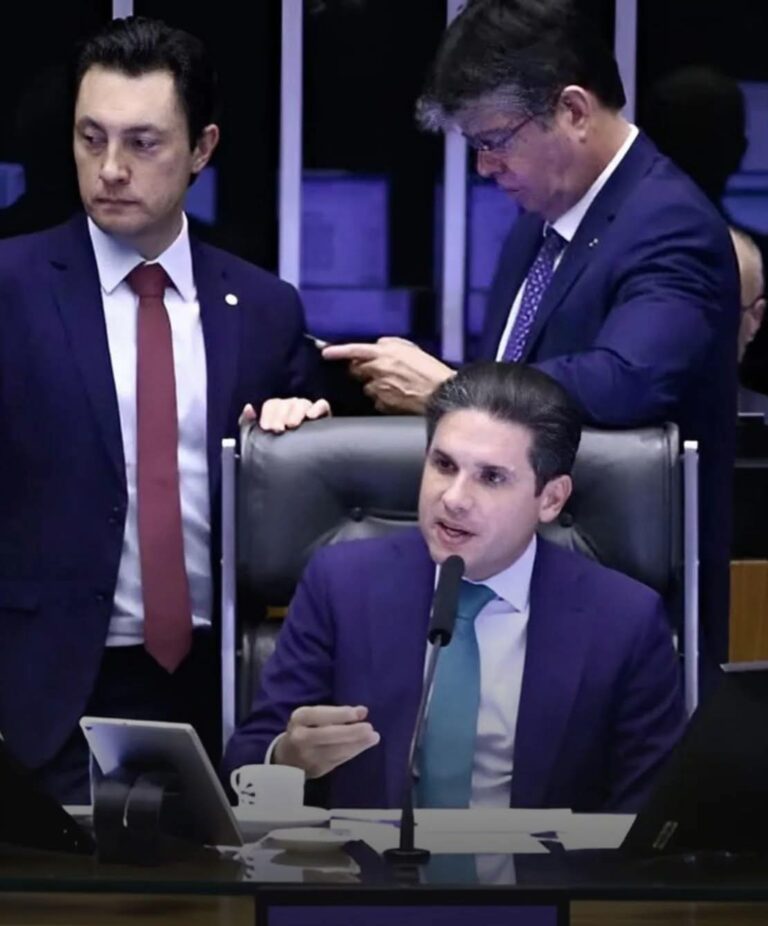 Câmara aprova projeto que reduz penas de envolvidos no 8 de Janeiro