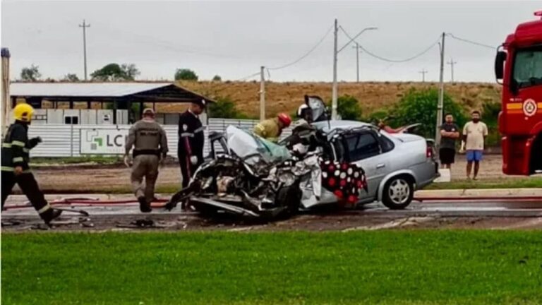 Colisão frontal na BR-290 deixa uma vítima fatal e dois feridos graves em Cachoeira do Sul