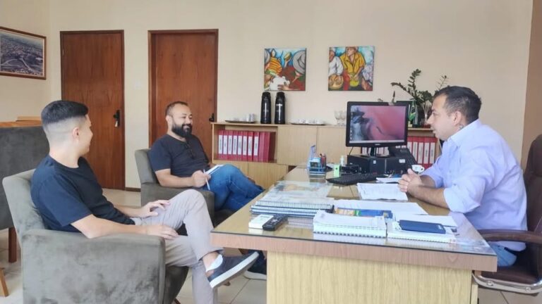 Presidente do Legislativo realiza visita institucional ao Executivo