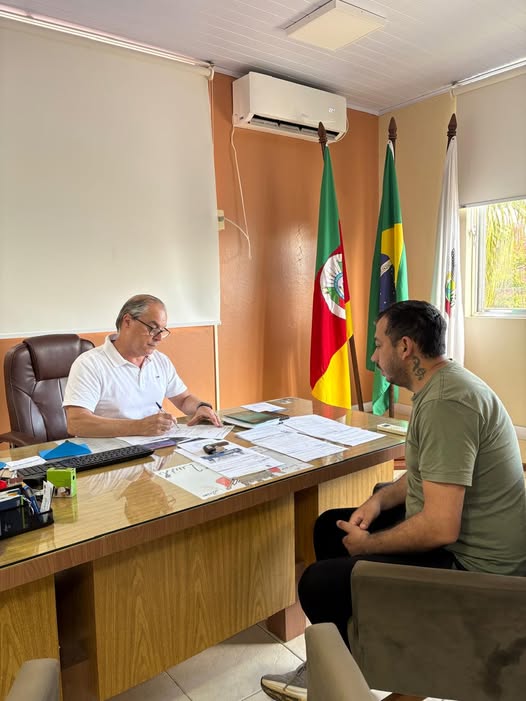 Prefeito Marcelo Ellwanger reassume o Executivo Municipal