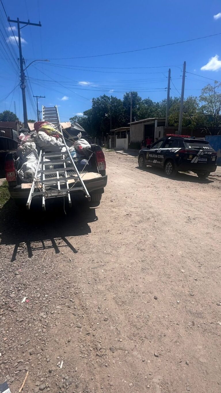 POLÍCIA CIVIL DE SANTA MARIA PRENDE QUATRO PESSOAS EM FLAGRANTE, PELOS CRIMES DE FURTO E RECEPTAÇÃO.
