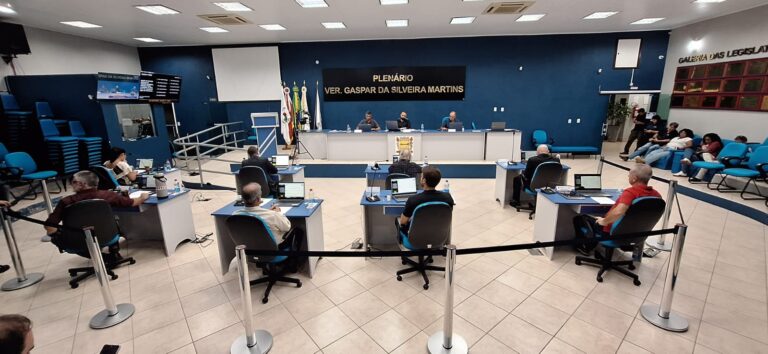 Sessão Ordinária da Câmara de Vereadores aprecia projetos e aprova matérias relevantes