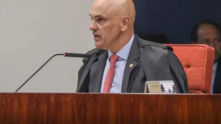 Alexandre de Moraes nega ter viajado em aviões de Vorcaro