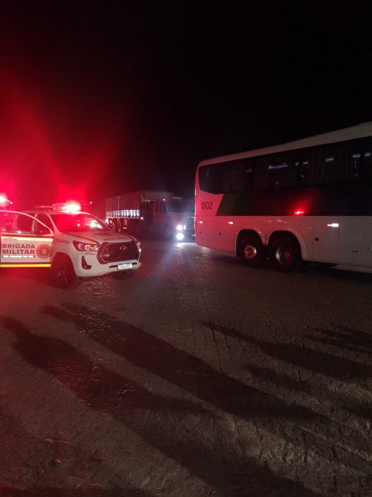 Homem é preso por ameaça e posse de entorpecentes em ônibus na BR-392 em São Sepé