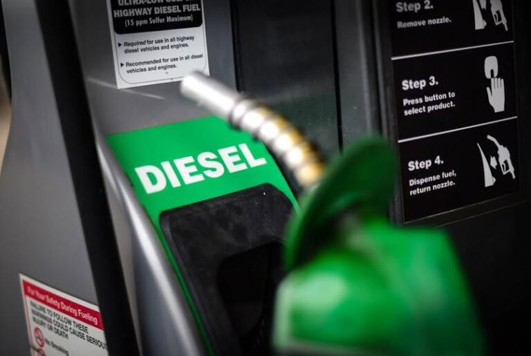 Tentativa de motoristas e caminhoneiros de encontrar óleo diesel com preços mais acessíveis continua sem resultados expressivos.