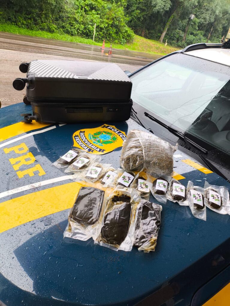 PRF apreende adolescente transportando drogas em Santa Maria