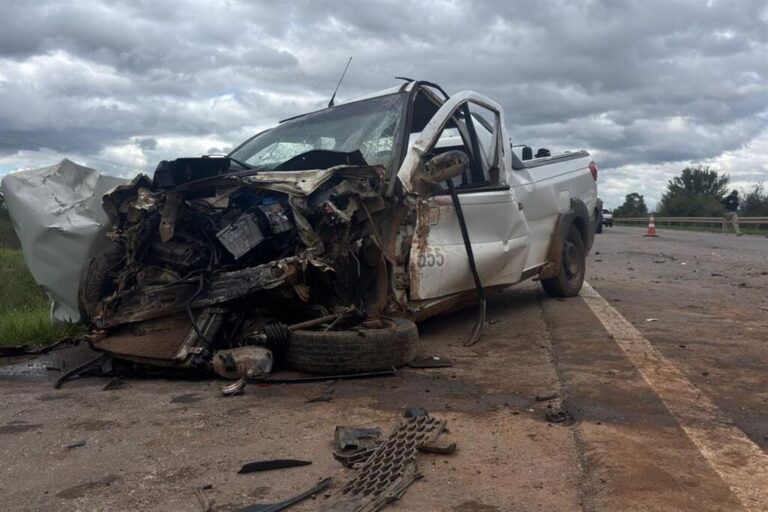 Engavetamento causa acidente na BR-392 e deixa ferido com gravidade.