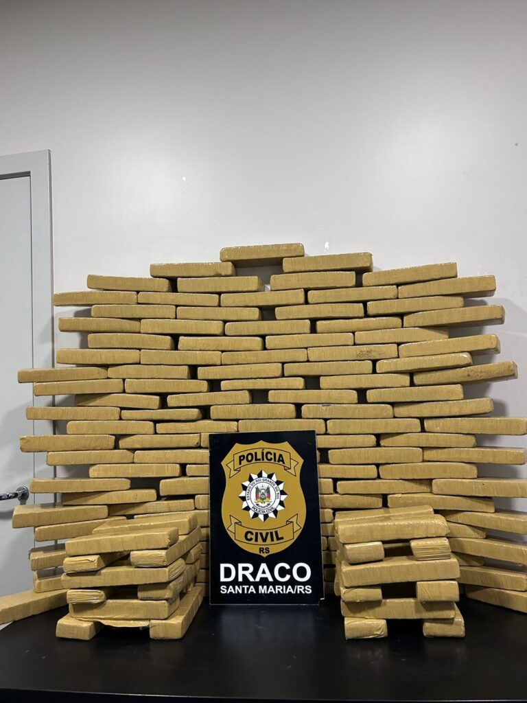 DRACO e PRF apreendem 109 quilos de maconha na BR-158 e prendem dois homens em flagrante.