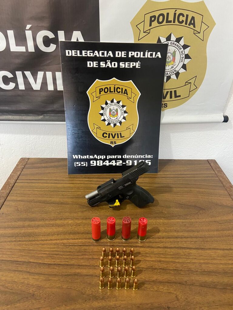 Polícia Civil de São Sepé cumpre mandado de busca e apreensão e apreende arma de fogo e munições em investigação de violência doméstica e familiar contra a mulher.
