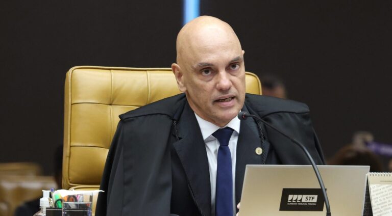 Ministro do Supremo Alexandre de Moraes pede posição da Procuradoria-Geral da República por eventual falta grave cometida por Bolsonaro
