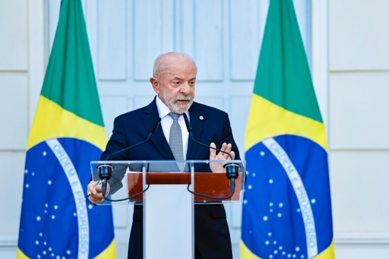Lula oferece ajuda à Venezuela após terremotos
