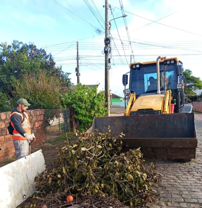 Prefeitura de São Sepé realiza força-tarefa de limpeza nos contêineres e reforça pedido de conscientização da população