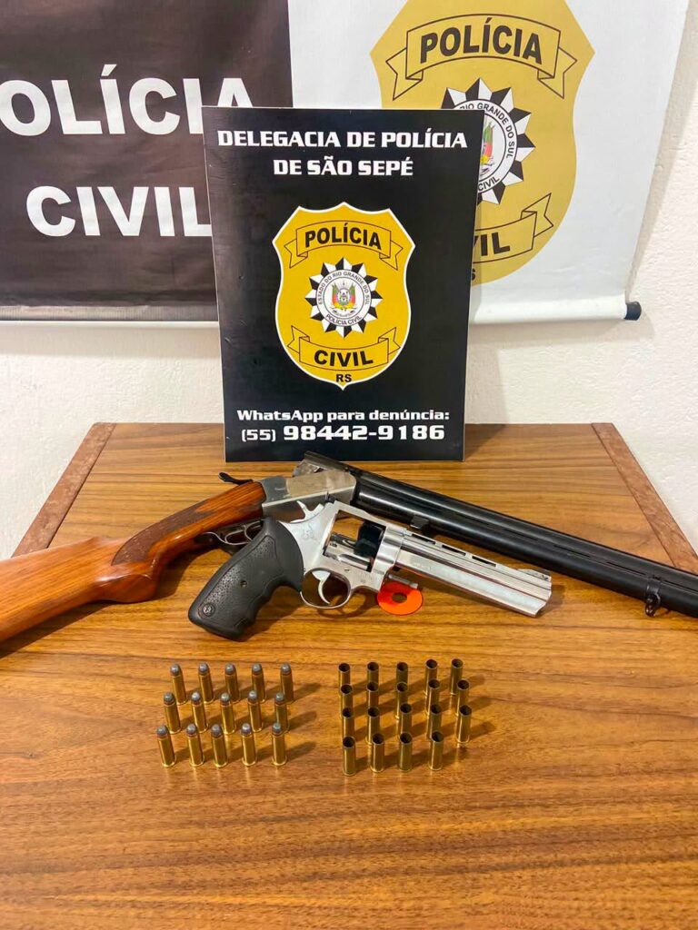 Polícia Civil de São Sepé apreende armas e munições durante investigação de violência doméstica contra mulher.