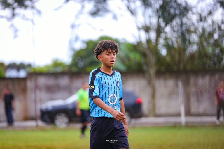 Sepeense Bryan Pereira Carpes é destaque em competição de futebol e conquista título invicto